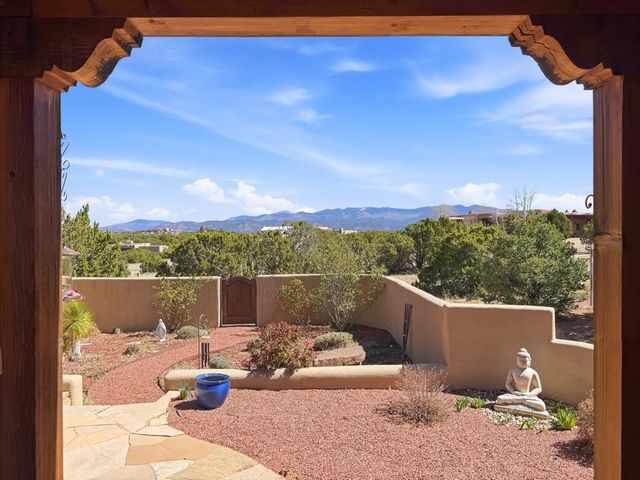 4 Plano Arbolito, Santa Fe, NM 87506