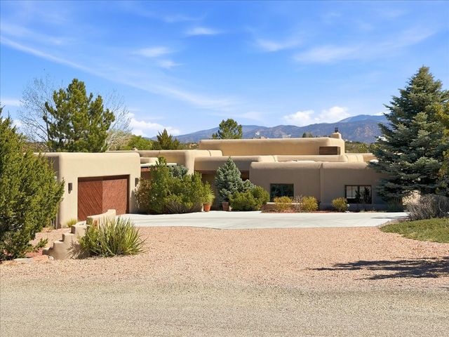 4 Plano Arbolito, Santa Fe, NM 87506