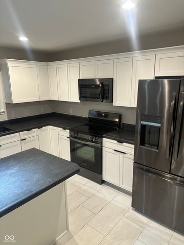 3322 Summer Breeze Circle, Indianapolis, IN 46239