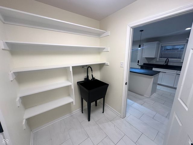 3322 Summer Breeze Circle, Indianapolis, IN 46239