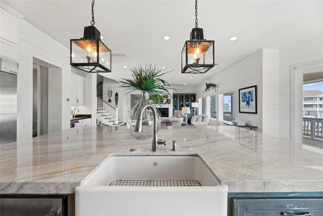 4103 Greenwing Teal Court, Galveston, TX 77554