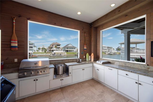 4103 Greenwing Teal Court, Galveston, TX 77554