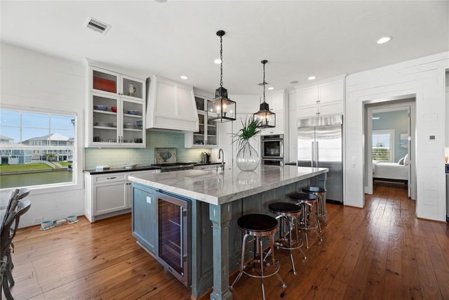 4103 Greenwing Teal Court, Galveston, TX 77554