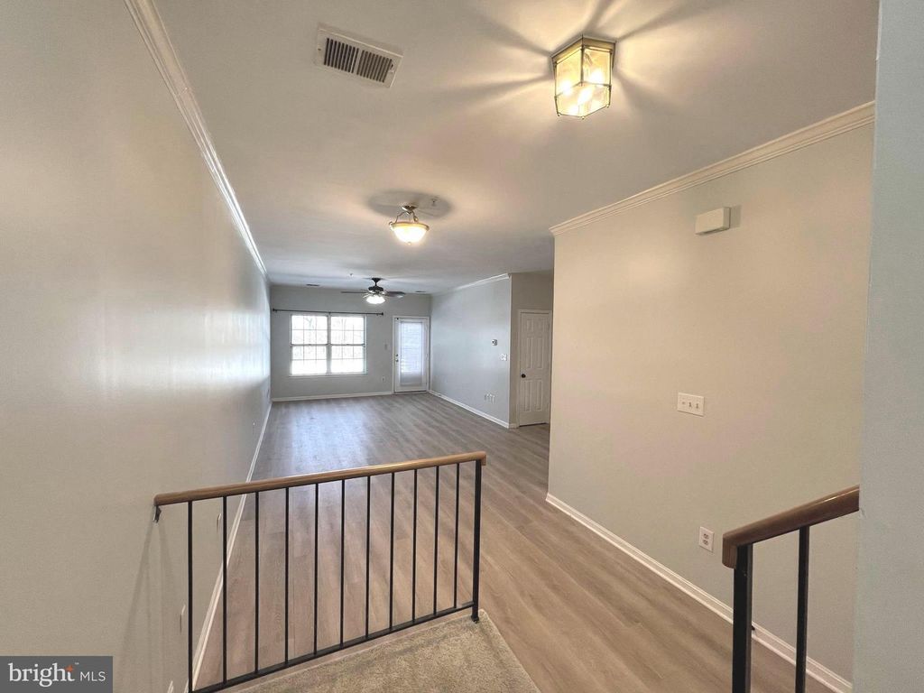 Image 3 of property listing at 1439 NESTLEWOOD CT, Crofton, MD 21114