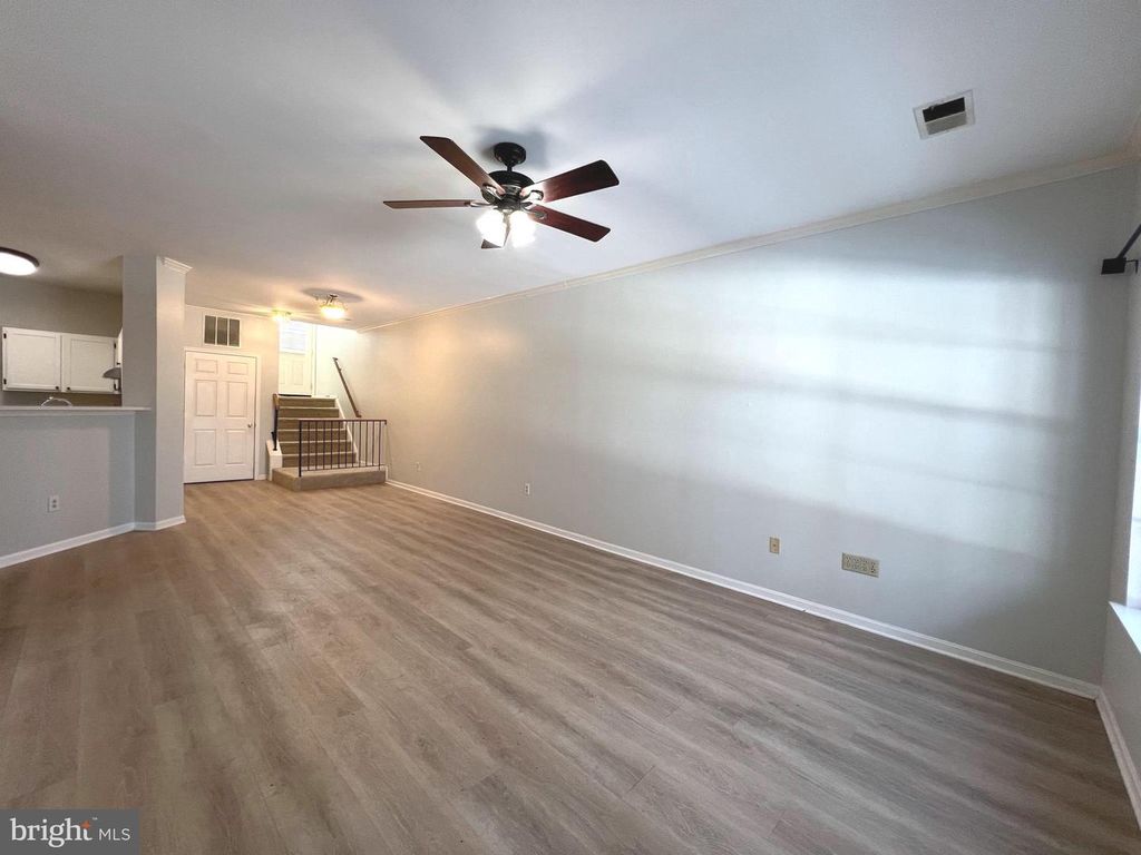 Image 6 of property listing at 1439 NESTLEWOOD CT, Crofton, MD 21114