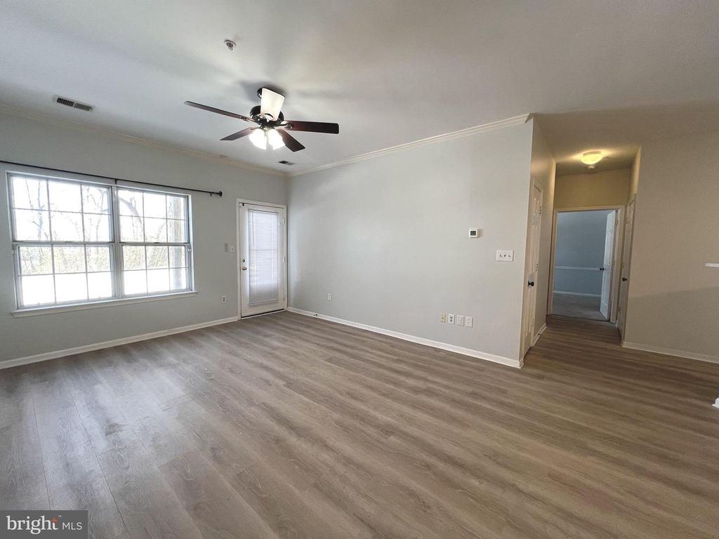 Image 7 of property listing at 1439 NESTLEWOOD CT, Crofton, MD 21114