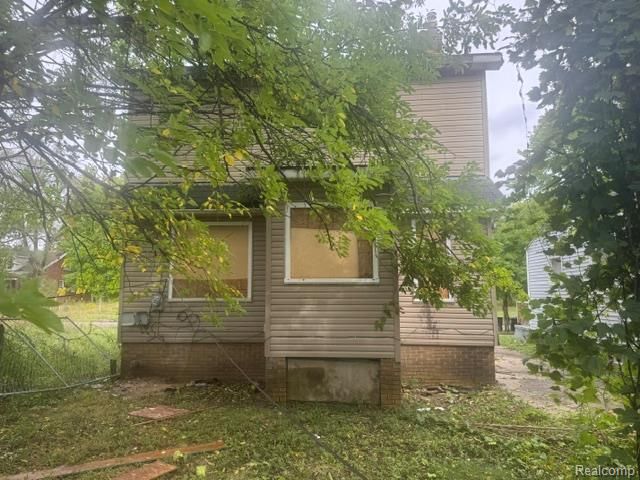 18679 Hickory Street, Detroit, MI 48205