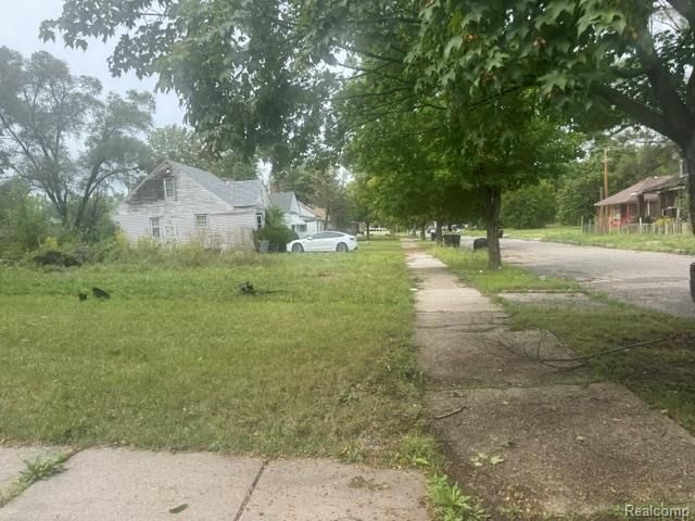 18679 Hickory Street, Detroit, MI 48205