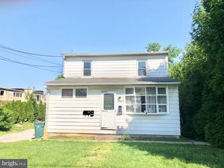 4001 CENTER AVE #SECOND FLOOR, Lafayette Hill, PA 19444
