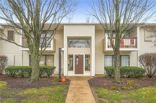 2930 N Bay Drive L7, Westlake, OH 44145