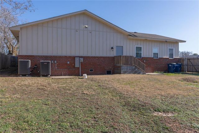 700 N Tucker Avenue, Shawnee, OK 74801