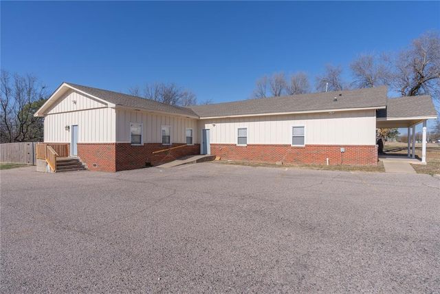 700 N Tucker Avenue, Shawnee, OK 74801