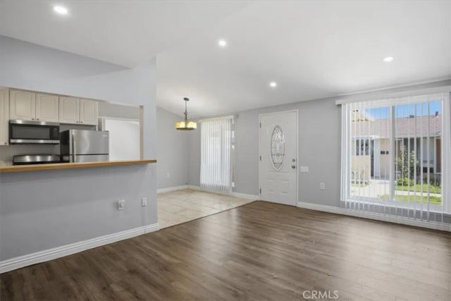 19208 Avenue Of The Oaks G, Newhall, CA 91321