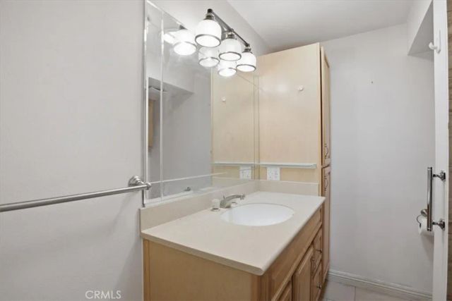 19208 Avenue Of The Oaks G, Newhall, CA 91321