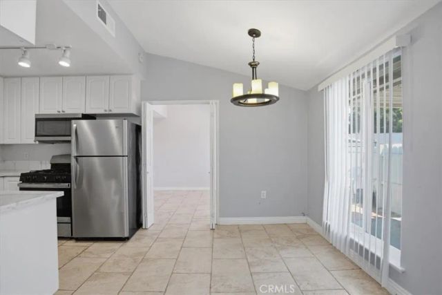 19208 Avenue Of The Oaks G, Newhall, CA 91321