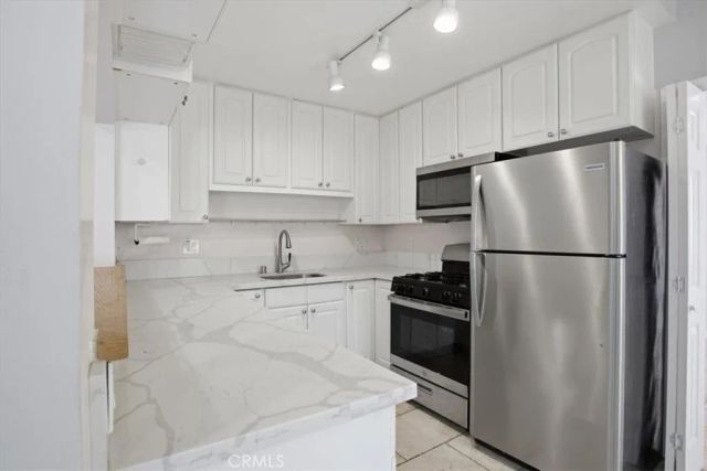 19208 Avenue Of The Oaks G, Newhall, CA 91321
