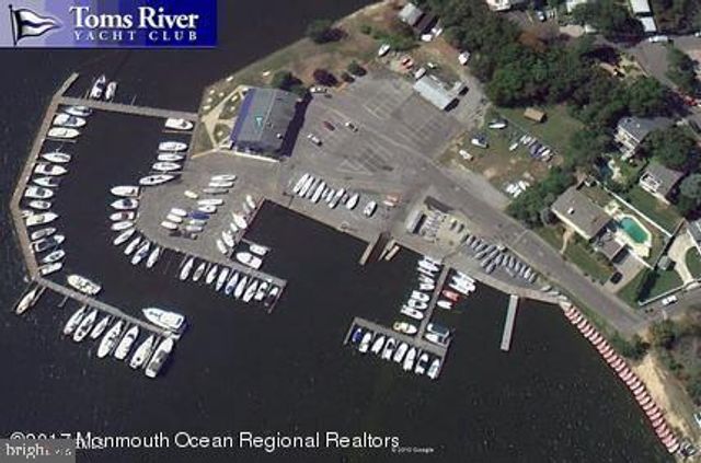 103 KEATS AVE, Toms River, NJ 08753