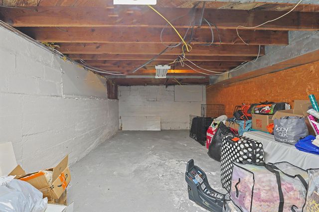 448 S Belmont St, Wichita, KS 67218