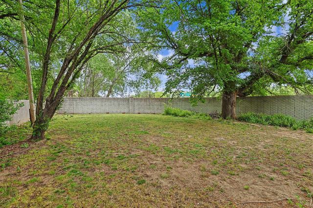 448 S Belmont St, Wichita, KS 67218