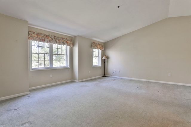 122 Eagle Dr 122, Tewksbury, MA 01876