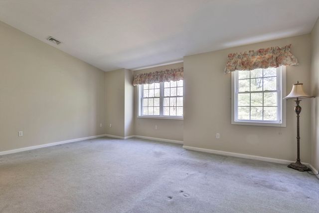 122 Eagle Dr 122, Tewksbury, MA 01876