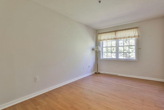 122 Eagle Dr 122, Tewksbury, MA 01876