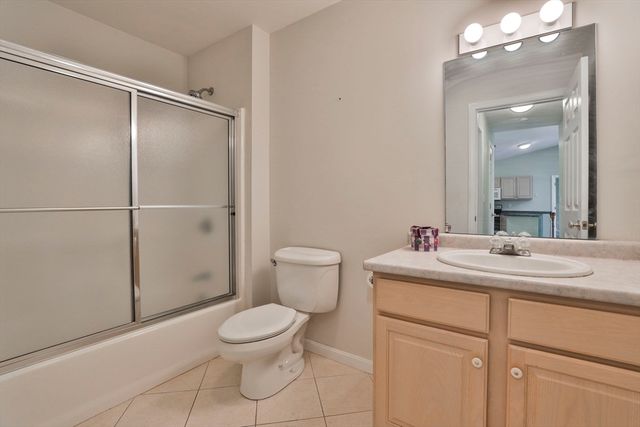 122 Eagle Dr 122, Tewksbury, MA 01876