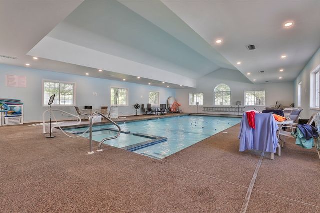122 Eagle Dr 122, Tewksbury, MA 01876