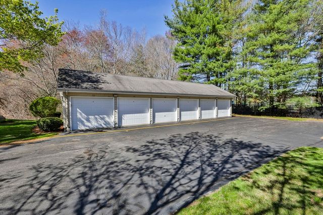 122 Eagle Dr 122, Tewksbury, MA 01876