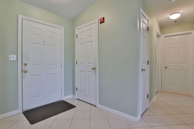 122 Eagle Dr 122, Tewksbury, MA 01876