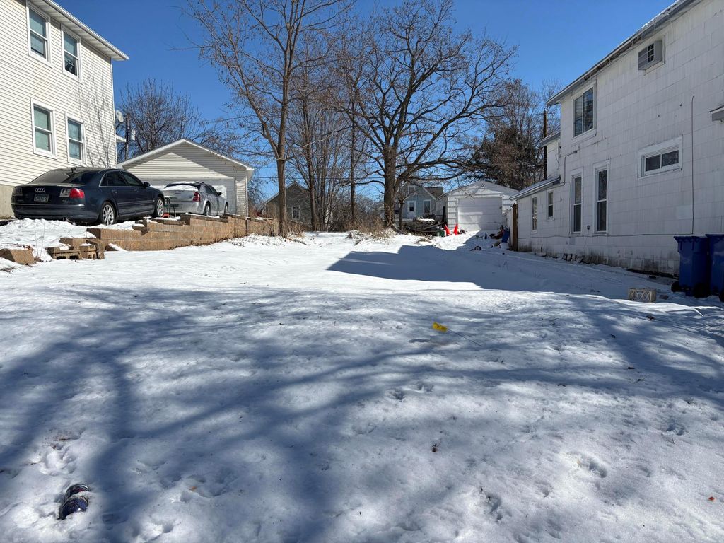 880 Clark Street, Saint Paul, MN 55130 — exterior