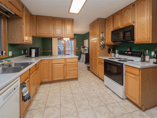 1009 Sherwood Forrest Trail, Sturgis, MI 49091