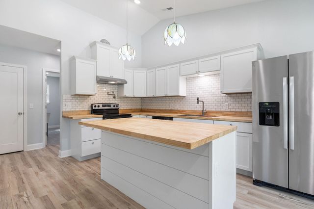 5012 Pear Drive, Merriam Woods, MO 65740