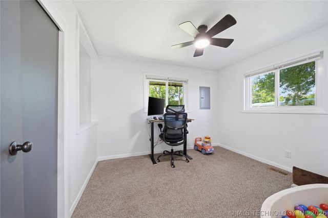 1341 N Dorothy Avenue, Claremore, OK 74017