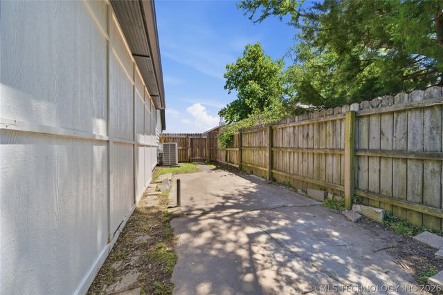 1341 N Dorothy Avenue, Claremore, OK 74017