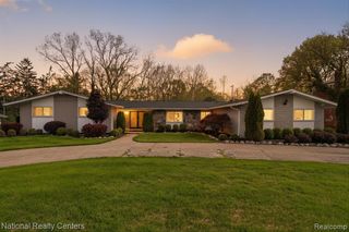 21730 Riverview Drive, Beverly Hills, MI 48025