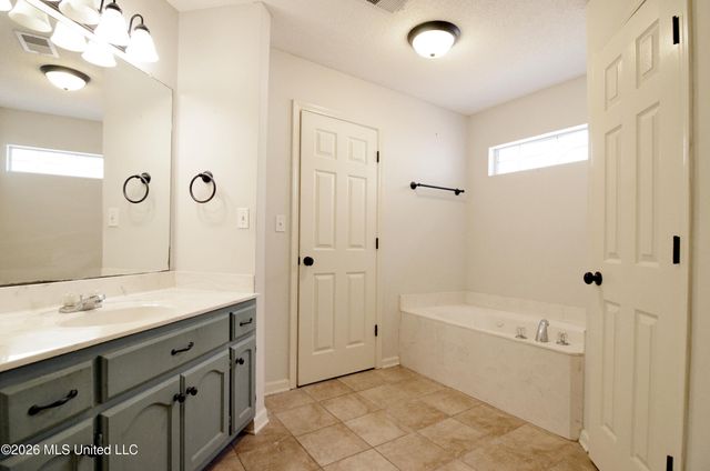 5521 Bradley Drive, Southaven, MS 38671