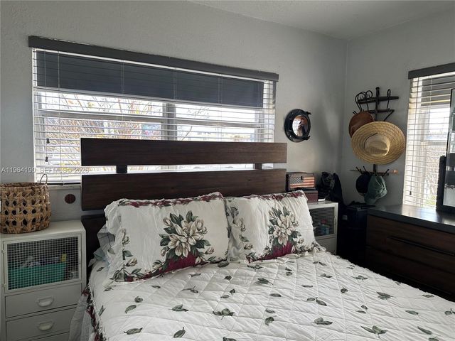 991 E 47th St, Hialeah, FL 33013