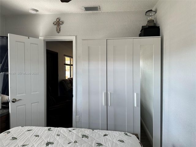 991 E 47th St, Hialeah, FL 33013