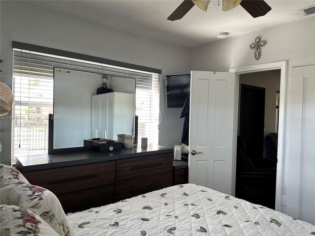 991 E 47th St, Hialeah, FL 33013