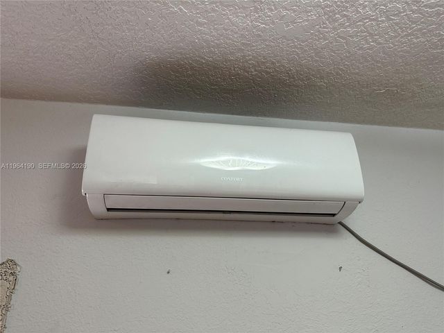 991 E 47th St, Hialeah, FL 33013