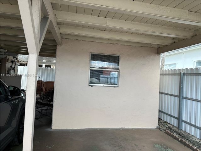 991 E 47th St, Hialeah, FL 33013