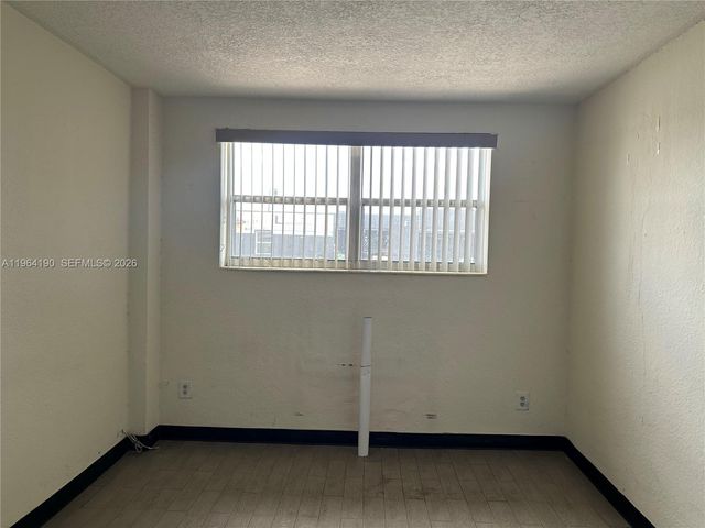 991 E 47th St, Hialeah, FL 33013