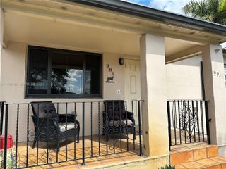 991 E 47th St, Hialeah, FL 33013