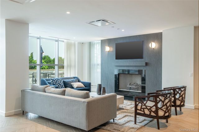 175 Huguenot Street PH503, New Rochelle, NY 10801