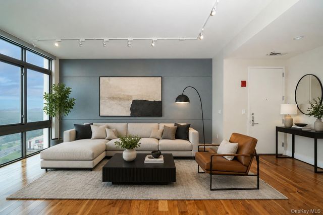 175 Huguenot Street PH503, New Rochelle, NY 10801