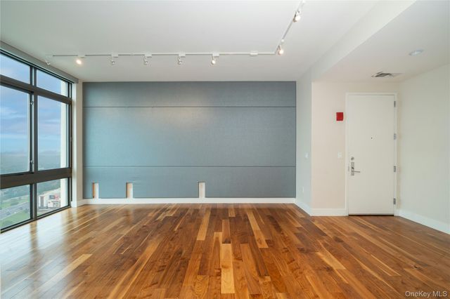 175 Huguenot Street PH503, New Rochelle, NY 10801