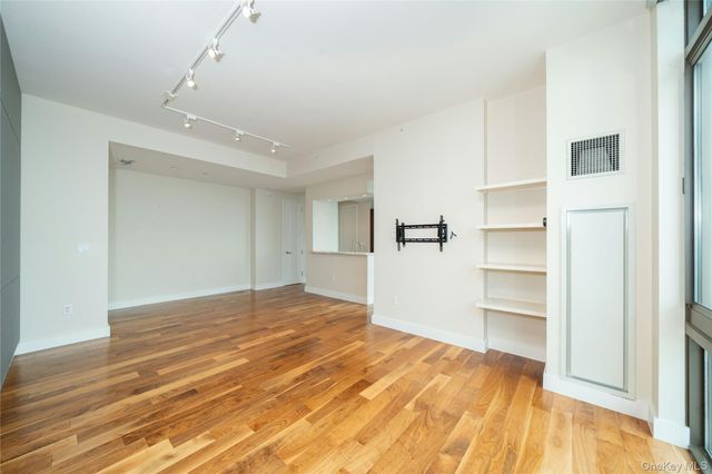 175 Huguenot Street PH503, New Rochelle, NY 10801