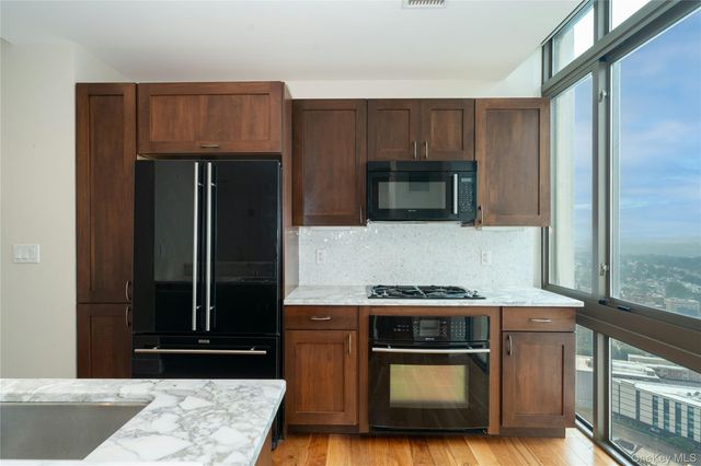 175 Huguenot Street PH503, New Rochelle, NY 10801