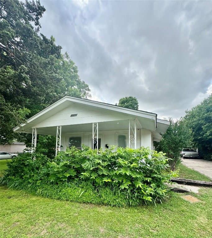 1412 S Evans Avenue, El Reno, OK 73036